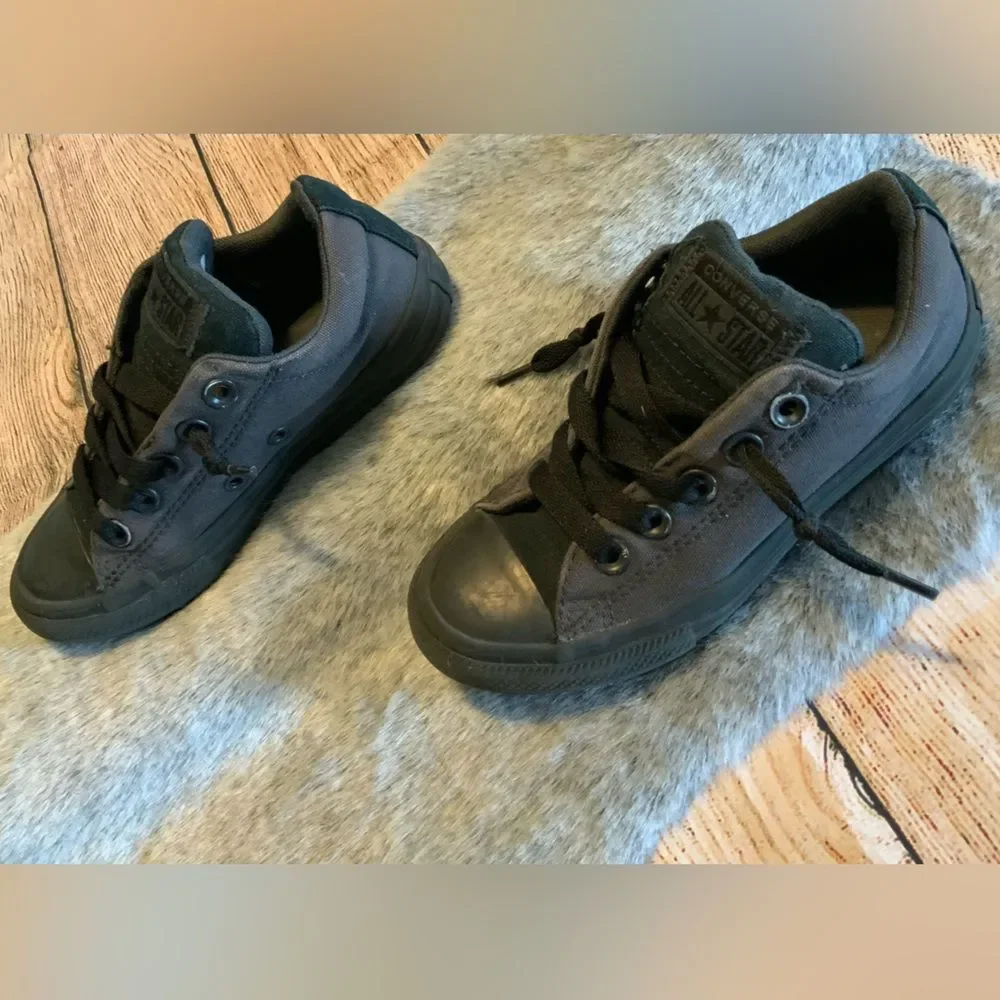 Converse Kid’s Black Sneakers Classic Canvas Low-Top Size 13